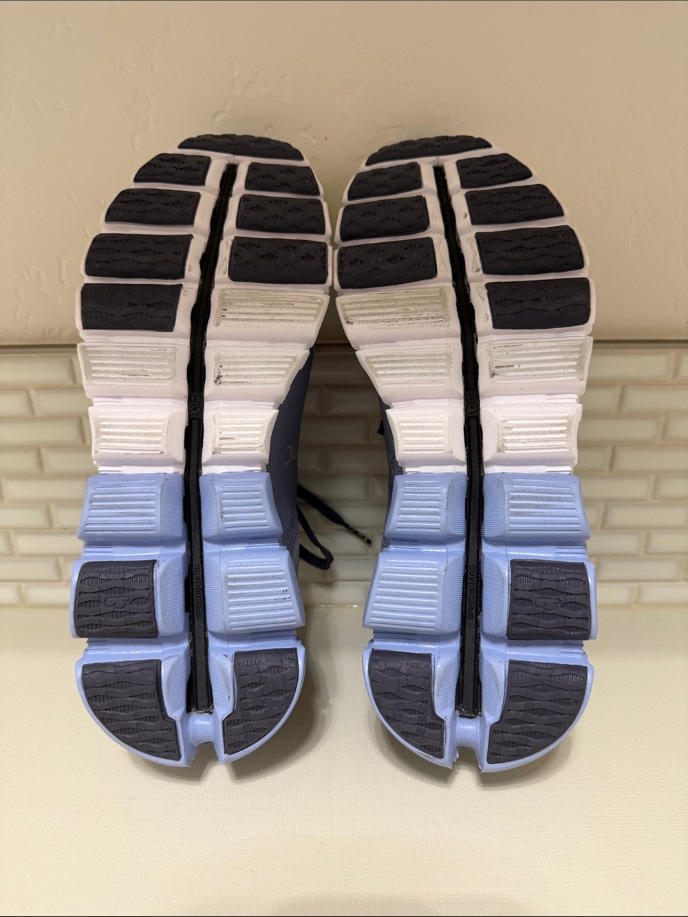 Womens Size 7 On Running Cloudflow Shoes in Nimbus/Seedling LIKE NEW - Picture 4 of 5